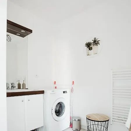 T2 Standing Parking Prive Wi-fi Tv Netflix فالنسيان